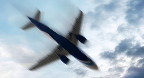 Tragico incidente aereo in Kazakhstan: 39 vittime e 28 sopravvissuti, il video dell'impatto